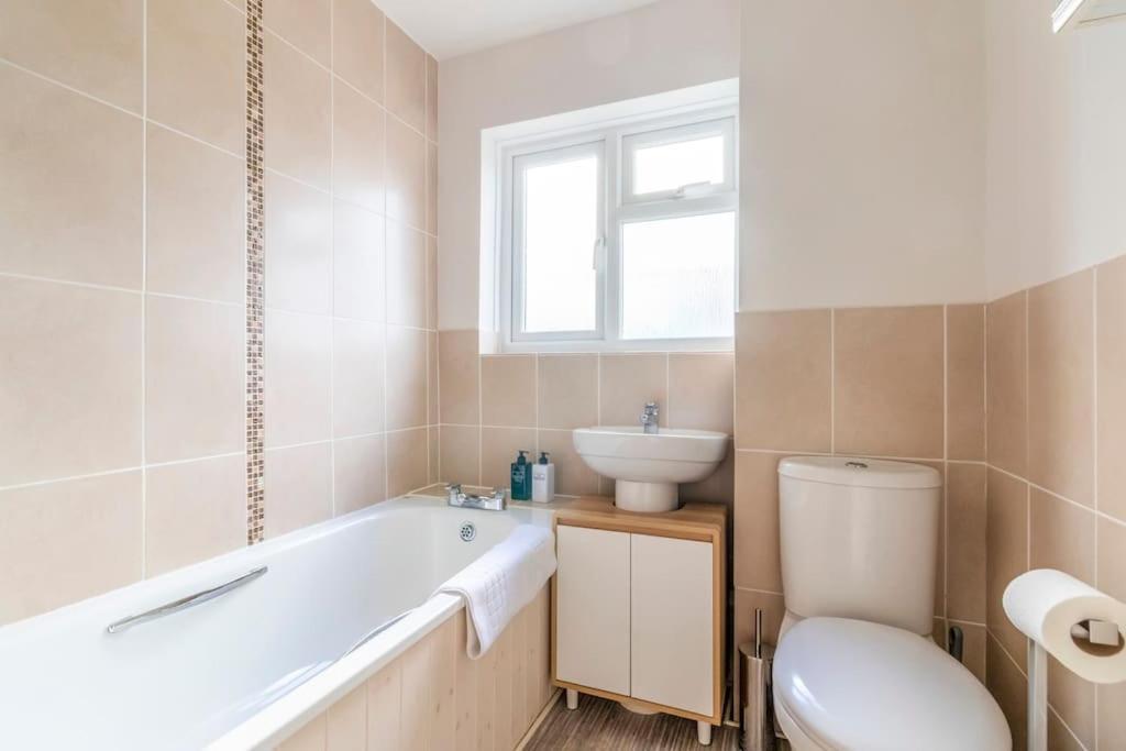 Spacious Sea View 2 Bedroom Sleeps 6-Free Parking Борнмът Екстериор снимка