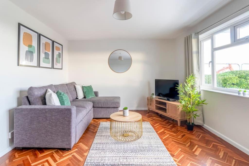 Spacious Sea View 2 Bedroom Sleeps 6-Free Parking Борнмът Екстериор снимка